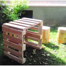 Per cui occorre in primis acquistare un terreno edificabile o un rudere da demolire. Come Costruire Una Casetta In Legno Per Bambini Con I Pallet Community Lm