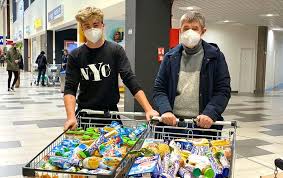 Nevím co to znamená, ale vím že náš stát promrhá miliardy na šťastný život úředníků a jejich přátel, na podporu teroristických režimů a. Babis Podporil Nakupem Sbirku Potravin Zatimco Potravinarsky Byznys Agrofertu Jen Kvete Forum24