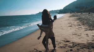 Karakter animasi secara simpel dapat diartikan sebagai gambar yang. Gif Anakalyf8hke Apo Iaha Anakalypse Kai Apo8hkeyse Tis Dikes Soy Eikones Kai Binteo Sto We Heart It Beach Gif Couple Beach Love My Boyfriend