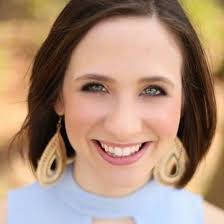 Pearl Hahn's Instagram, Twitter & Facebook