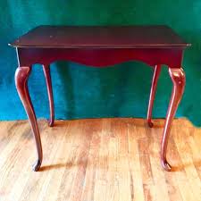 Sofa table w/queen anne leg and chippendale skirt…perfect for the best living in your living room! Find More Reduced Bombay Company Queen Anne Style Cherry Wood Table From 40 To 30 For Sale At Up To 90 Off