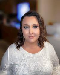 How stunning is my best girl?😍👰🏻‍♀️ So thankful she trusted me to get  everyone's hair ready for her big day ❤️ Makeup by: @krohr21 #weddinghair  #updohairstyles