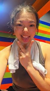 今天就練一下槓鈴彎舉，很久沒練了，練我最弱的手臂，順便嘗試突破，最後真的成功突破新成績70公斤了。  上個月槓鈴連起來都起不來，全身協調也進步很多了，不過還不夠，還需要繼續努力。🫡💪💪