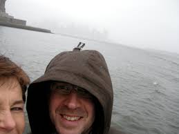 Välkomponerat foto från New York med Frihetsgudinnan i bak…