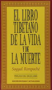 Trabajar en el jardín me parece mi terapia favorita y cuando estoy quitando algunas malas yerbas me hace pensar en la vida y en la mente. El Libro Tibetano De La Vida Y De La Muerte Crecimiento Personal Amazon Es Rinpoche Sogyal Libros