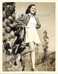 Original 1940's Photograph of American Actress VIRGINIA SIMMS 