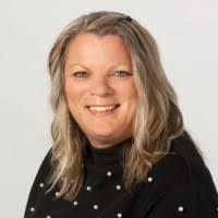 Lisa Minard's Instagram, Twitter & Facebook