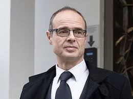 Controversial orthodontist behind 'mewing' TikTok craze is struck off and  branded a 'risk to public safety' by watchdog