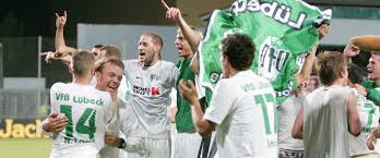 Rechtzeitig vor dem ankick um 20:30 uhr meldet sich kommentator philipp krummholz, als reporterin im weserstadion ist julia kienast im einsatz. Historie Vfb Lubeck Im Dfb Pokal Vfb Lubeck