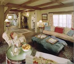 European Cottage Style Decorating Iris S House In The Movie The Holiday English Cottage Interiors Cottage Interiors Cottage Living Rooms
