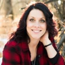 Lisa Mcisaac's Instagram, Twitter & Facebook