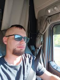 Single man from midwest seeking connection