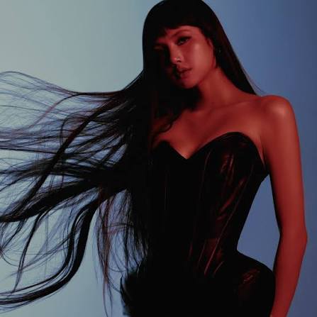 Lisa nhá hàng EP mới “PRESS PLAY” gồm 6 bài hát lên kệ vào ngày 23/10, mở  đường với “SaWaDiKa” phát hành vào ngày 3/9.