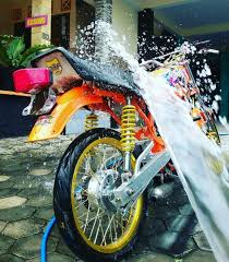 Buat sobat semua penggemar otomotif khususnya anda pemiliki motor yamaha rx king yang sekarang ini sedang mencari inspirasi bagaimana cara memodifikasi motor yamaha rx king agar tampil lebih keren dan menarik atau hanya sekedar ingin melihat beberapa contoh gambar. 18 Rx King Ideas In 2021 King Yamaha Yamaha Rx100