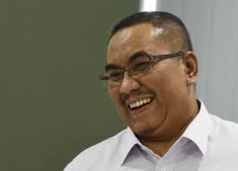 Seluruh rakyat malaysia kembali bersemangat selepas pemain badminton perseorangan lelaki negara, lee zii jia akhirnya berjaya mencatat kemenangan juara di kejohanan all england. Kedah Mb Frontrunner Sanusi No Stranger To Politics The Star