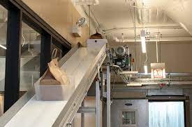 The Rise Of Ghost Kitchens Here S What The Online Food Ordering Boom Has Produced Cloud Kitchen Restaurant Commercial Cooking