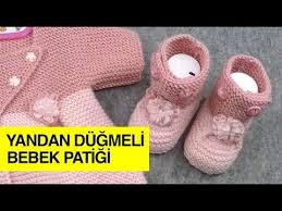 Yandan Dugmeli Sisle Yapilan Bebek Patigi Dun Paylastigim Orgu Kisa Kollu Bebek Hirka Modelinin Patigi Yelekli Patikli Orgu Bebek Ta Patikler Bebek Patik Bebek