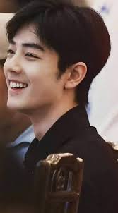 OMG WOW THAT BREATHING FACE AND THAT SEXY GRIN PERFECTION 🤗🔥🔥🔥