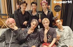 This Lucky Fan Randomly Bumped Into Lee Soo Man And He Personally Offered Her The Chance To Meet Superm Koreaboo Taemin Taemin And Kai Superm Kpop
