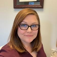 Hollie Hicks's Instagram, Twitter & Facebook