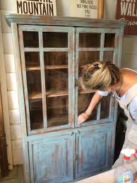 Ultimos Acabados En Alacena Restaurada Y Decapada En Turquesa Claro Ideal Para Una Cocina Un Salon Como Pintar Muebles Pintar Muebles De Pino Muebles De Pino