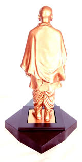 Souvenir Memento Statue Of Unity Available At Giftcentre Statue Wooden Stand Greek Statues