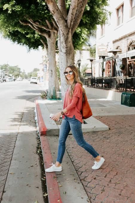 How to Wear Jeans with Sneakers - Merrick's Art