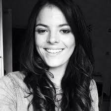 Samantha Weir's Instagram, Twitter & Facebook