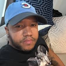 Deion Sanders kids tried to get him to walk with his Ex-Wife one last time  but he fled the scene immediately 😭 (🎥 Shilo Sanders)