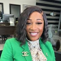 Danielle Pearsall's Instagram, Twitter & Facebook