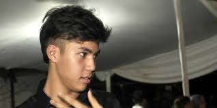 El dan Bastian Ingin Sekolah Satu SMA