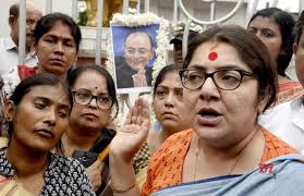 Kolkata: Locket Chatterjee pays tribute to Jaitley #Gallery