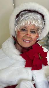 Introduction and photo sharing in a social group