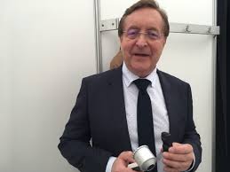 Odborník, muž na svém místě. Rfk1lskhnftsnm