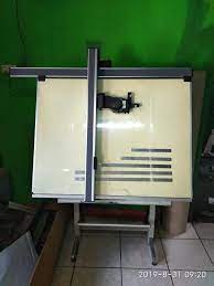 Meja ini biasanya di gunakan para arsitek maupun engineer struktur sebagai kepeluan pembuatan konsep, design maupun pembuatan blue print secara manual. Jual Beli Meja Gambar Arsitek Startseite Facebook