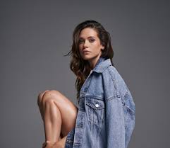 HOLR Chats: Lyndsy Fonseca -
