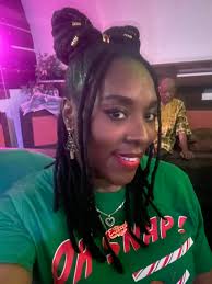 Mariah Carey isn't just the Queen of the Holiday Szn —she's also the  ultimate holiday hair hero🎄✨ From her iconic curls to flawless waves, she  proves that holiday hair can be as