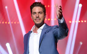 Χθες ο εν λόγω αστυνομικός είχε και συνάντηση με τον διευθυντή της αδε λεμεσού, και τέθηκε σε διαθεσιμότητα μέχρι την ολοκλήρωση της έρευνας. Me O3eia Laryggitida Sto Nosokomeio O Nikos Oikonomopoylos