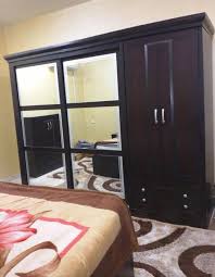 غرفة نوم ماستر لون بني محروق خشب لاتيه Tabarbour طبربور Facebook