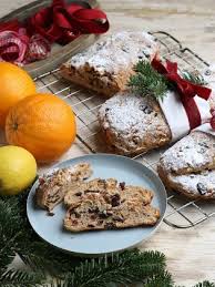 Kerst Stol Light Met Quark Zubereitungszeit 2 Stunden Schwierigkeitsgrad Leicht Nahrwert Pro Portion Quarkstollen Rezept Quarkstollen Lebensmittel Essen
