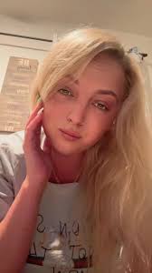 Lisa Stradner Yvonne