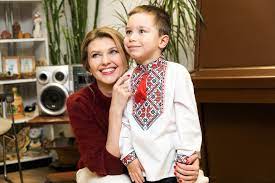 Олена знайомиться з майбутнім чоловіком. Zelenska V Tallini Olena Zelenska Vidvidala Ukrayinsku Nedilnu Shkolu Nadiya V Tallinni Fotoreportazh Foto Mobilna Versiya Cenzor Net