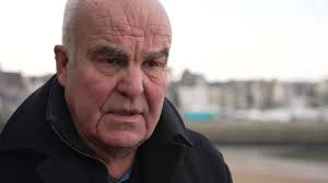 TÉMOIGNAGE. "Nous avons assez souffert, il a assez souffert", l'appel d'un  père pour son fils dans le coma depuis 20 ans