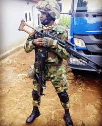 Тип 80 — единый пулемёт, производимый компанией norinco в китайской народной республике Alex On Twitter A Nigeria Soldier Armed With A Polish Zmt Ukm 2000 General Purpose Machine Gun Chambered In 7 62 51mm Nato Version With Wooden Fixed Buttstock Https T Co Ofw5ytj0vu