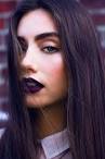 7 Tips on How to Wear Purple Lipstick like a Pro. Makeup