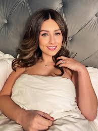 Erin Moore Personal в X: «Morning!! Feeling ready to tackle the day!  t.cosAzAsJY4YM»  X