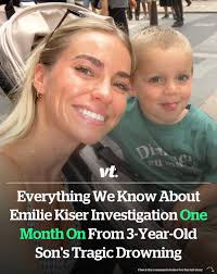 No clerk in any store has a husband that fell off a 🪜 coincidental to this  accident 🤦‍♀️I'm beginning to to think she biffed it from the pole🤣🤕🤣