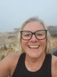 Thanks for approved me.. I'm new here from South west in Nigeria.. I'm also  single searching for Caring Queen.. Photographer is my work.. May I welcome  house.