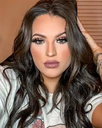 Savannah Kirkpatrick's Instagram, Twitter & Facebook