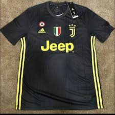 Fan shirt cristiano ronaldo juventus home soccer 18/19 jersey new free shipping. Juventus Black And Yellow Jersey Serra Presidente